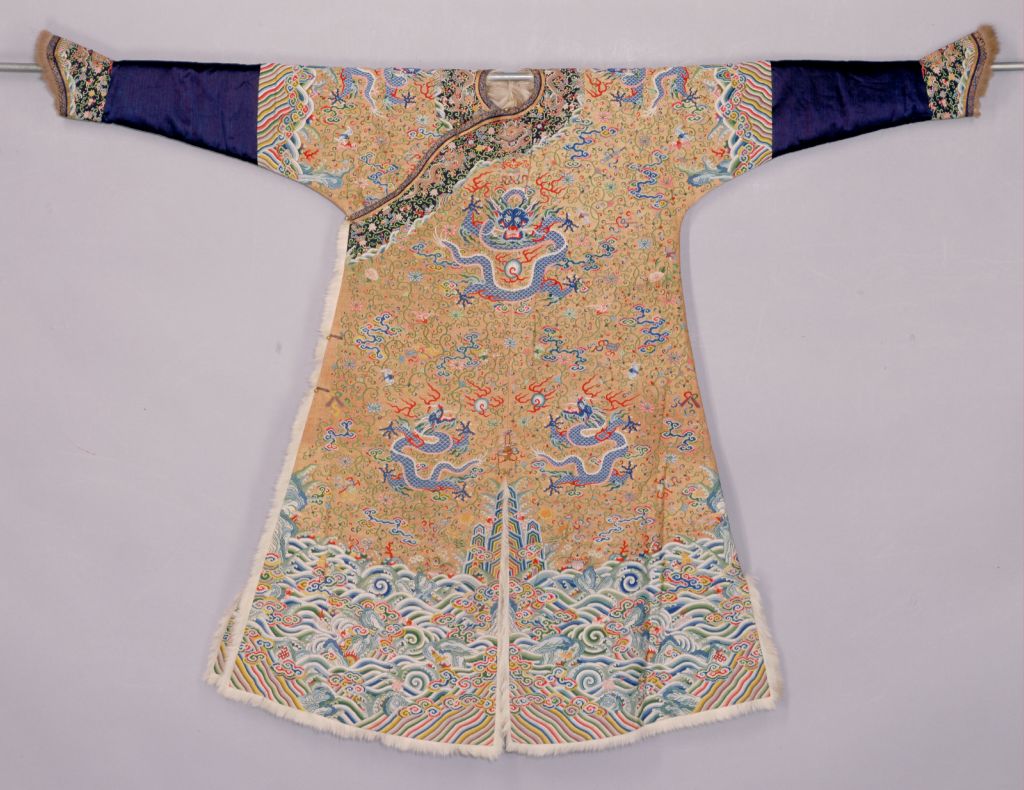 图片[1]-Kejin Colorful Cloud Blue Dragon Green White Fox Skin Dragon Robe-China Archive